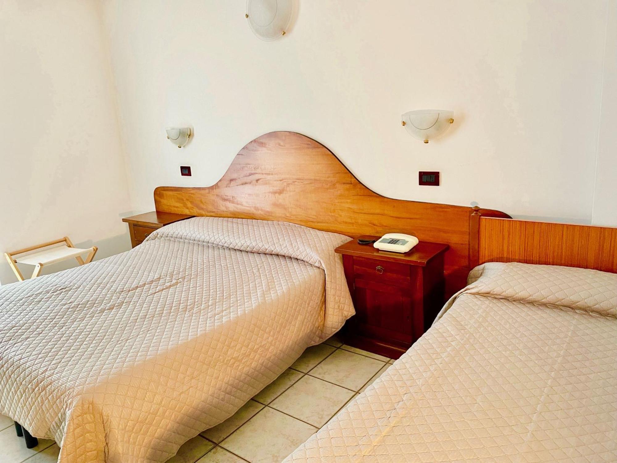 Hotel Edelweiss San Zeno di Montagna Exterior photo